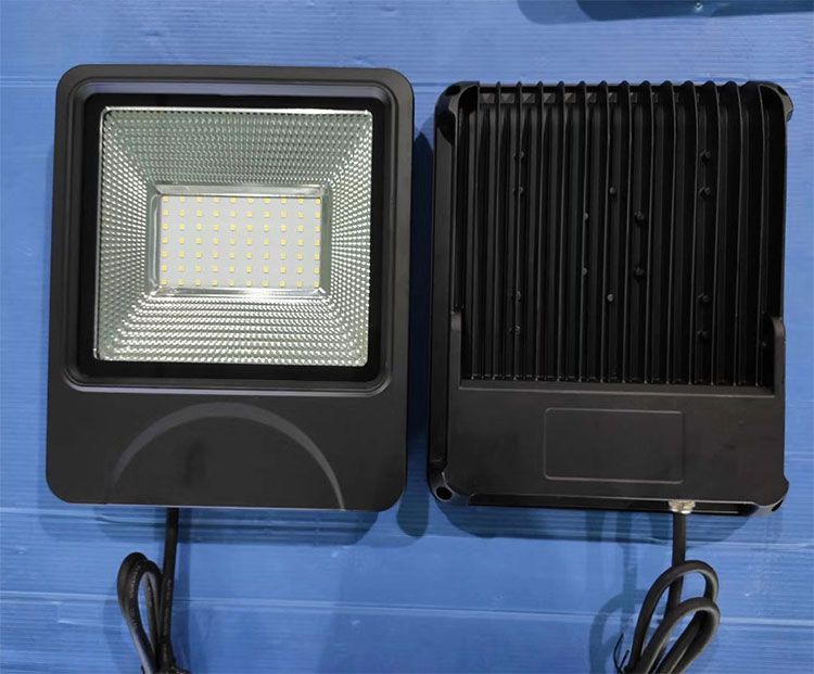 10watt Die Casted Aluminum Outdoor Integrated Security Light Small LED Floodlight with Dusk to Dawn Control GS SAA FCC Aprroved