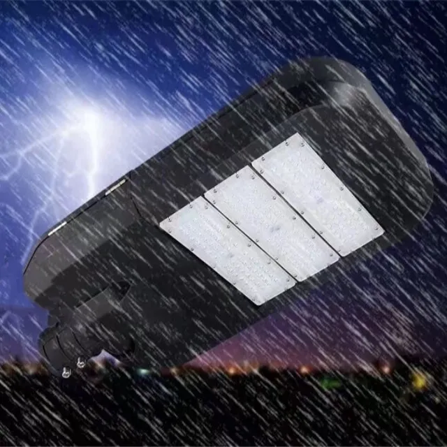 170lm/W 150W Outdoor Adjustable Solar LED Street Light with Ce& RoHS Approval