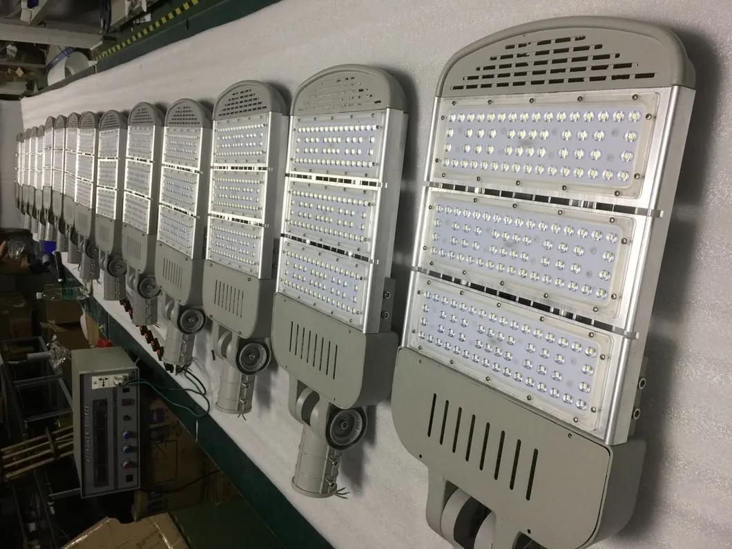 IP67 Adjustable LED Street Light with 5 Years Warranty Waterproof 150W LED Street Light