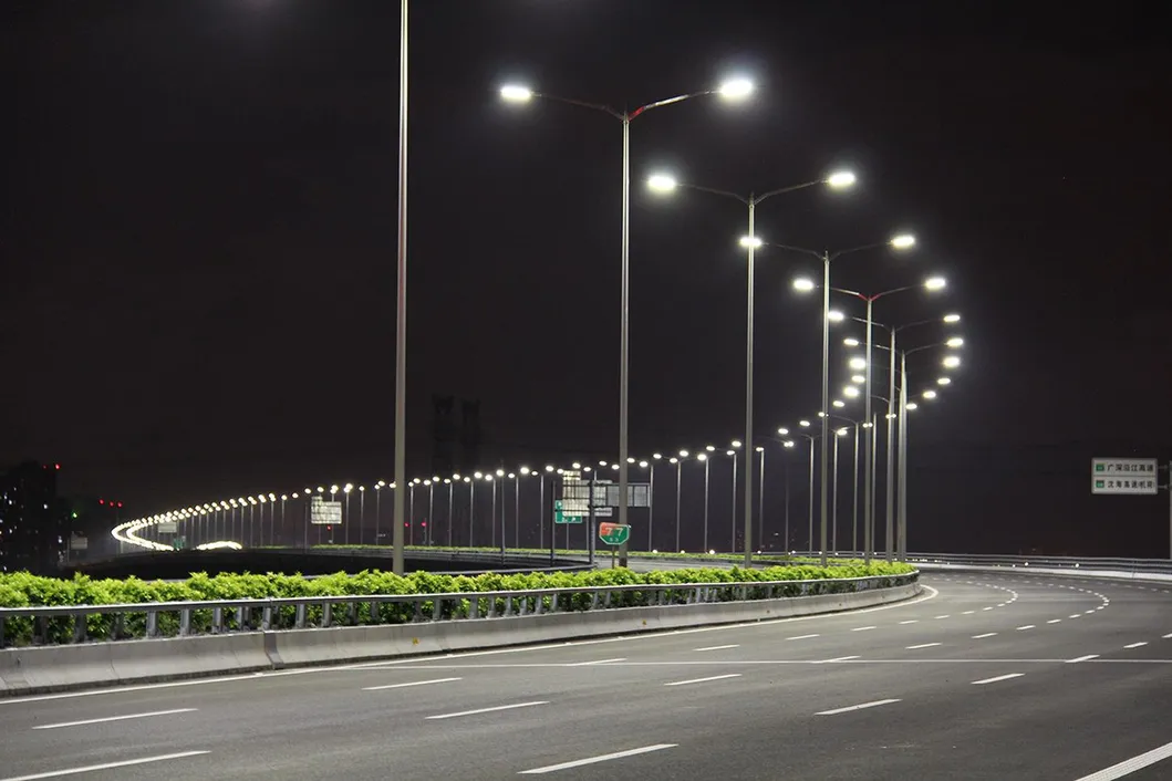 IP67 Adjustable LED Street Light with 5 Years Warranty Waterproof 150W LED Street Light